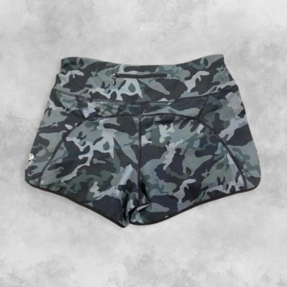 lululemon athletica Camouflage Women Shorts - Black and Gray - Picture 2 of 4